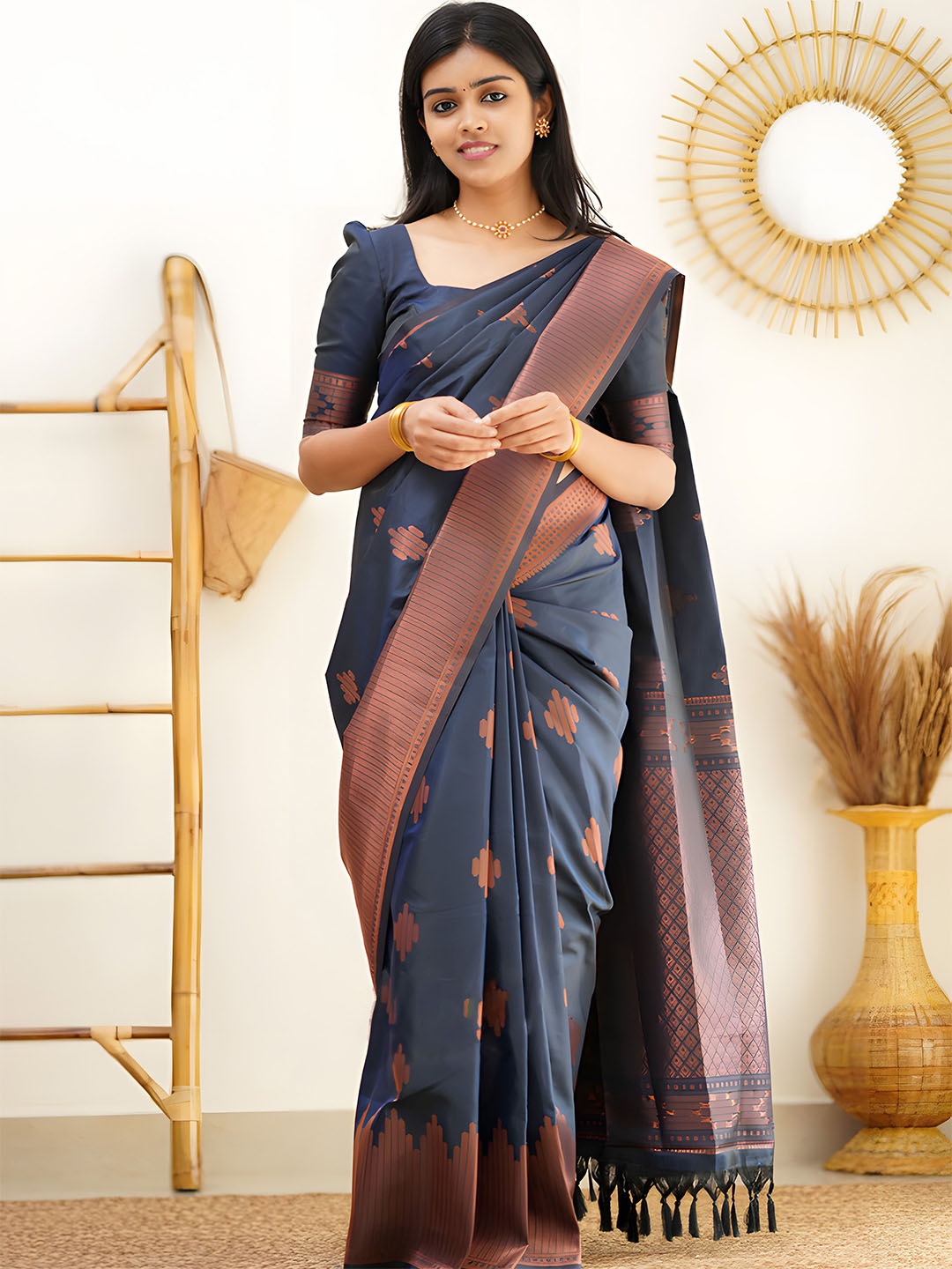 

Anouk Ethnic Motif Kanjeevaram Saree, Navy blue