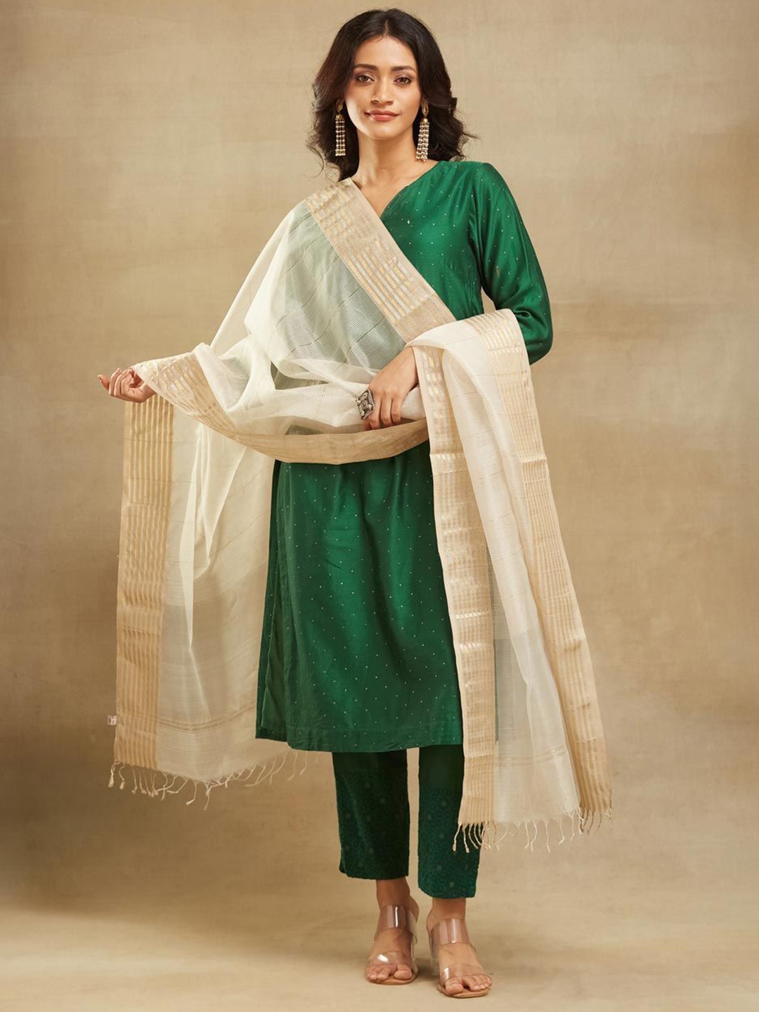 

Fabindia Offwhite Maheshwari Dupatta, Off white