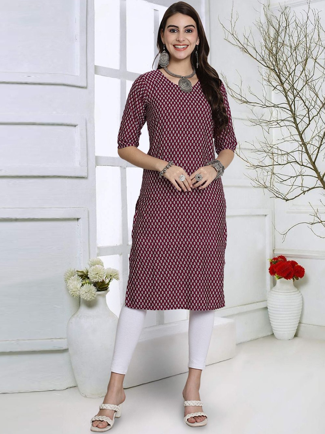 

7Threads Floral Printed Round Neck Straight Kurta, Purple