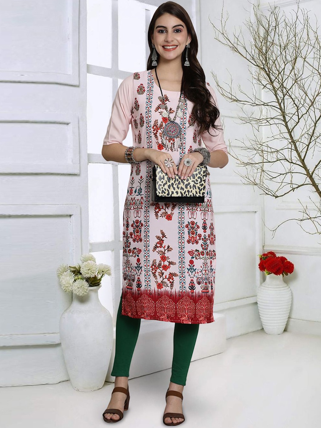 

7Threads Floral Printed Round Neck Straight Kurta, Pink