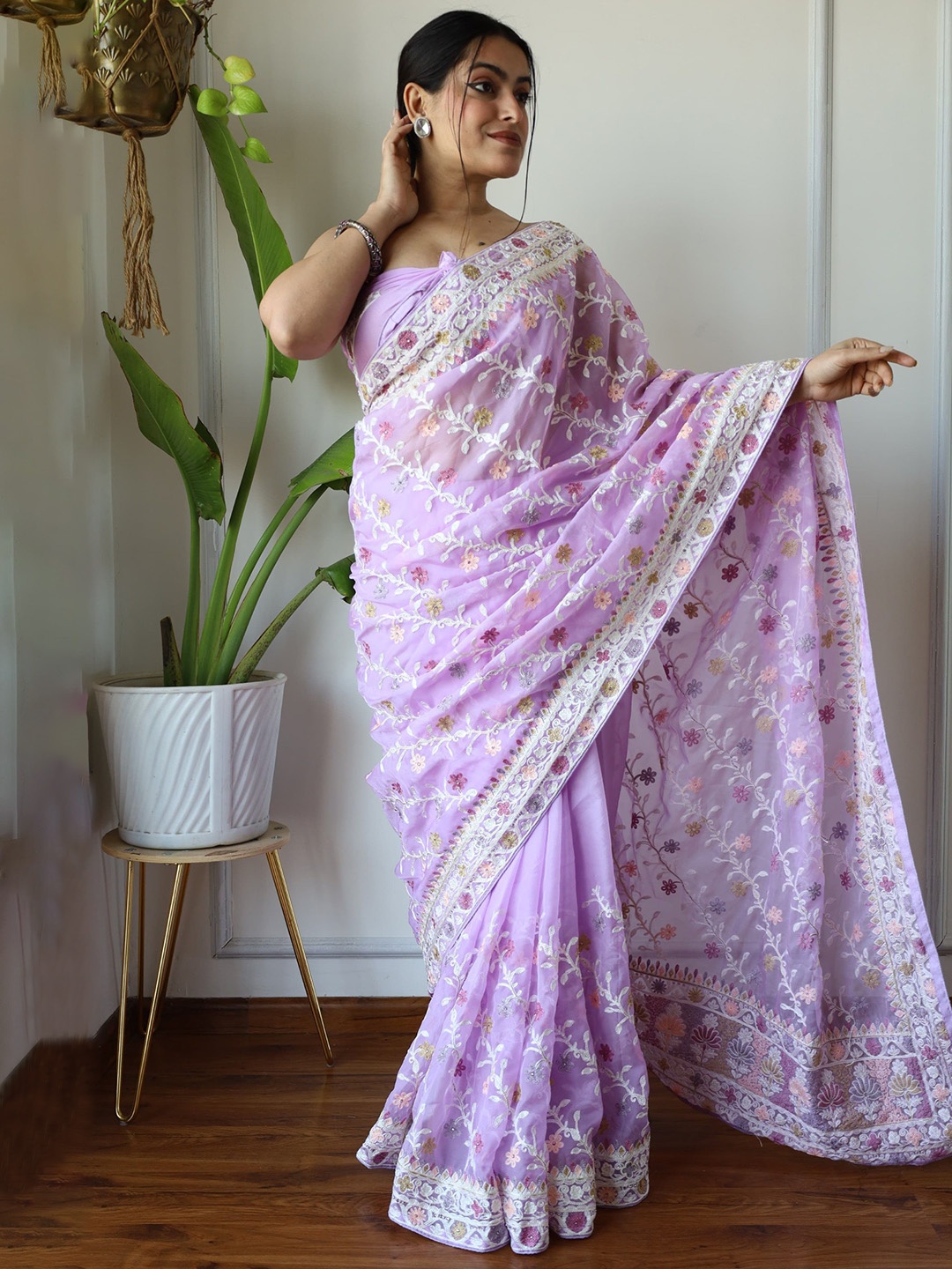 

Munir Floral Embroidered Organza Saree, Purple