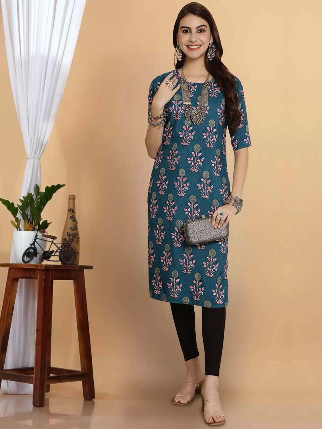 

7Threads Floral Printed Round Neck Straight Kurta, Blue