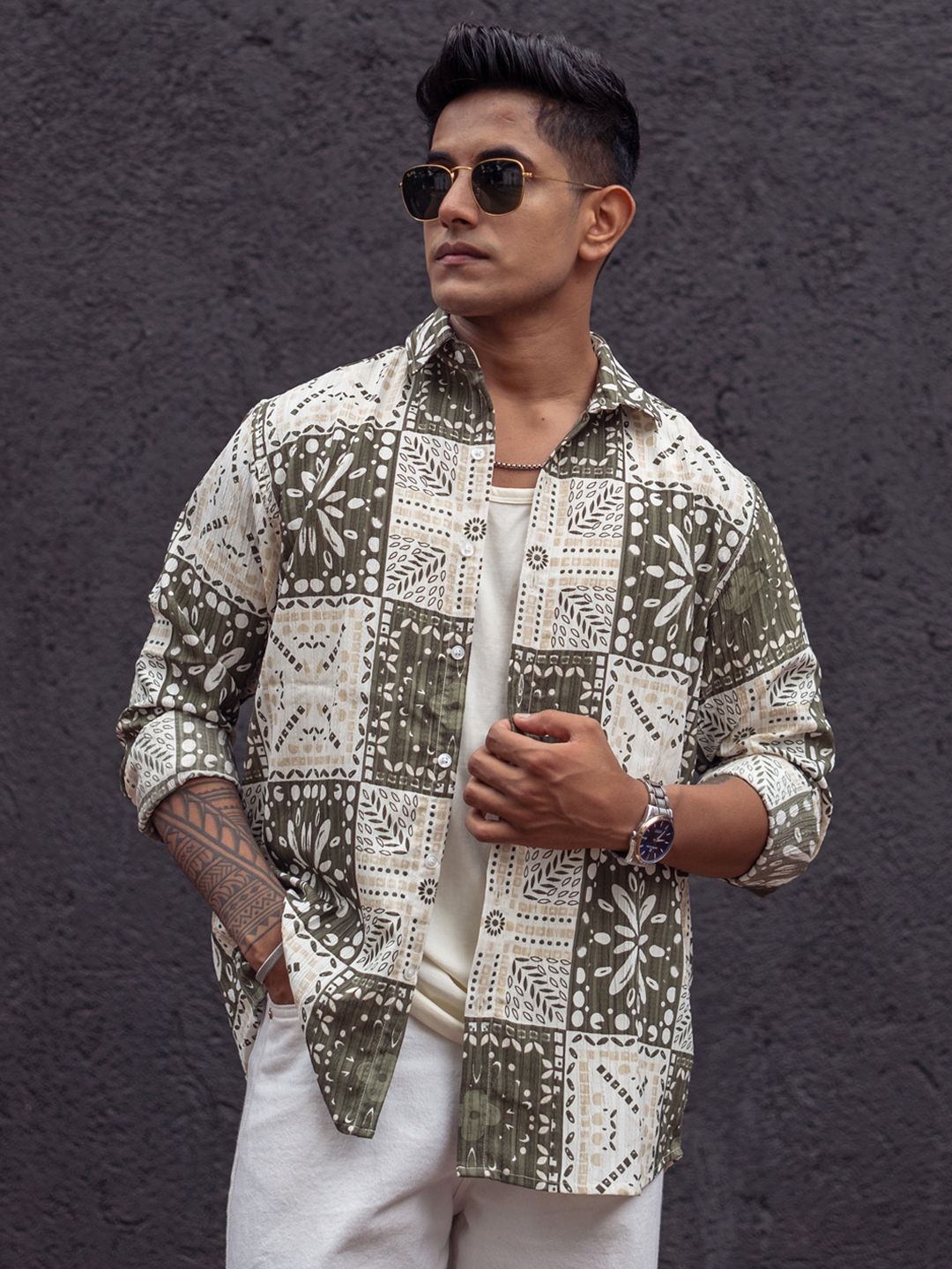 

Powerlook Men Spread Collar Abstract Printed Casual Shirt, Green