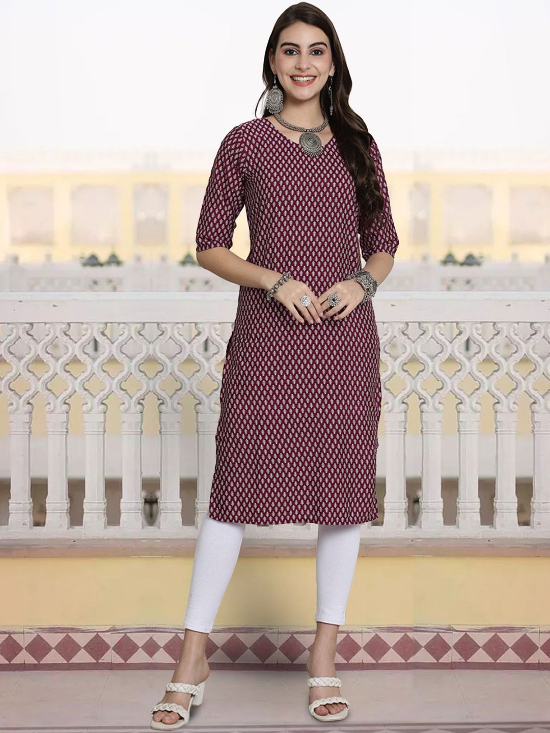 

7Threads Ethnic Motifs Printed Crepe Straight Kurta, Maroon
