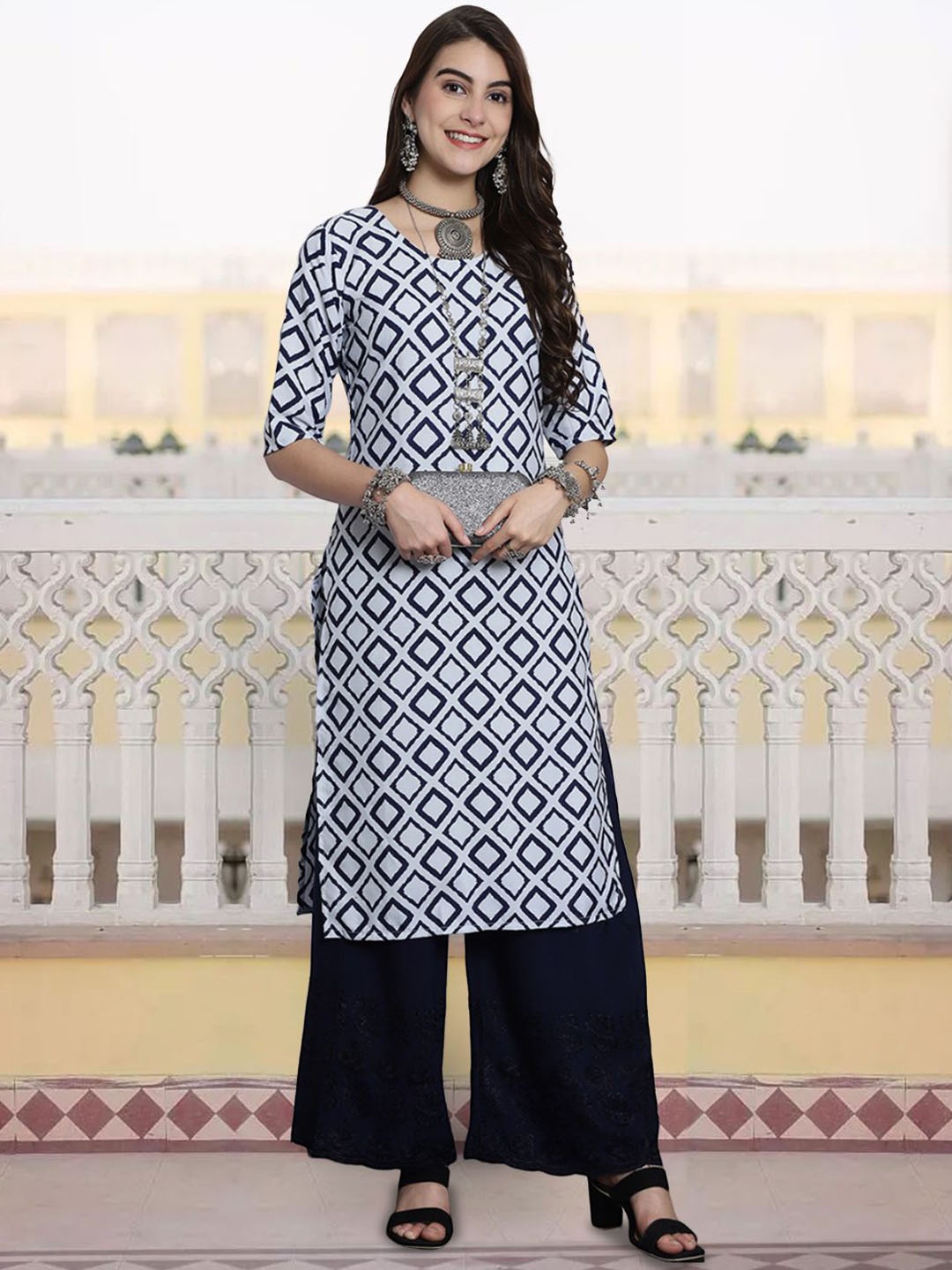 

KALINI Geometric Printed Round Neck Straight Kurta, Navy blue