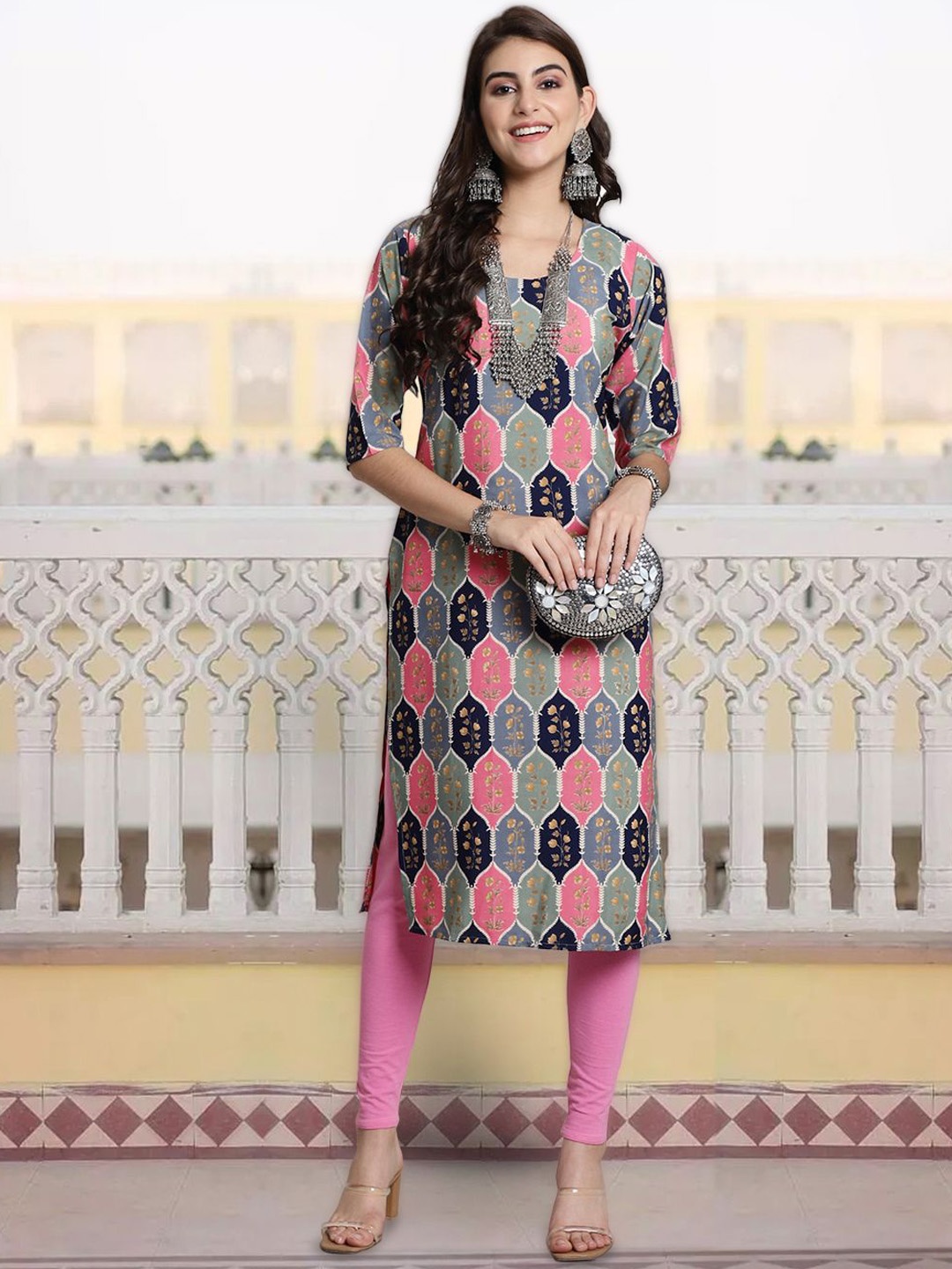 

7Threads Floral Printed Round Neck Straight Kurta, Pink