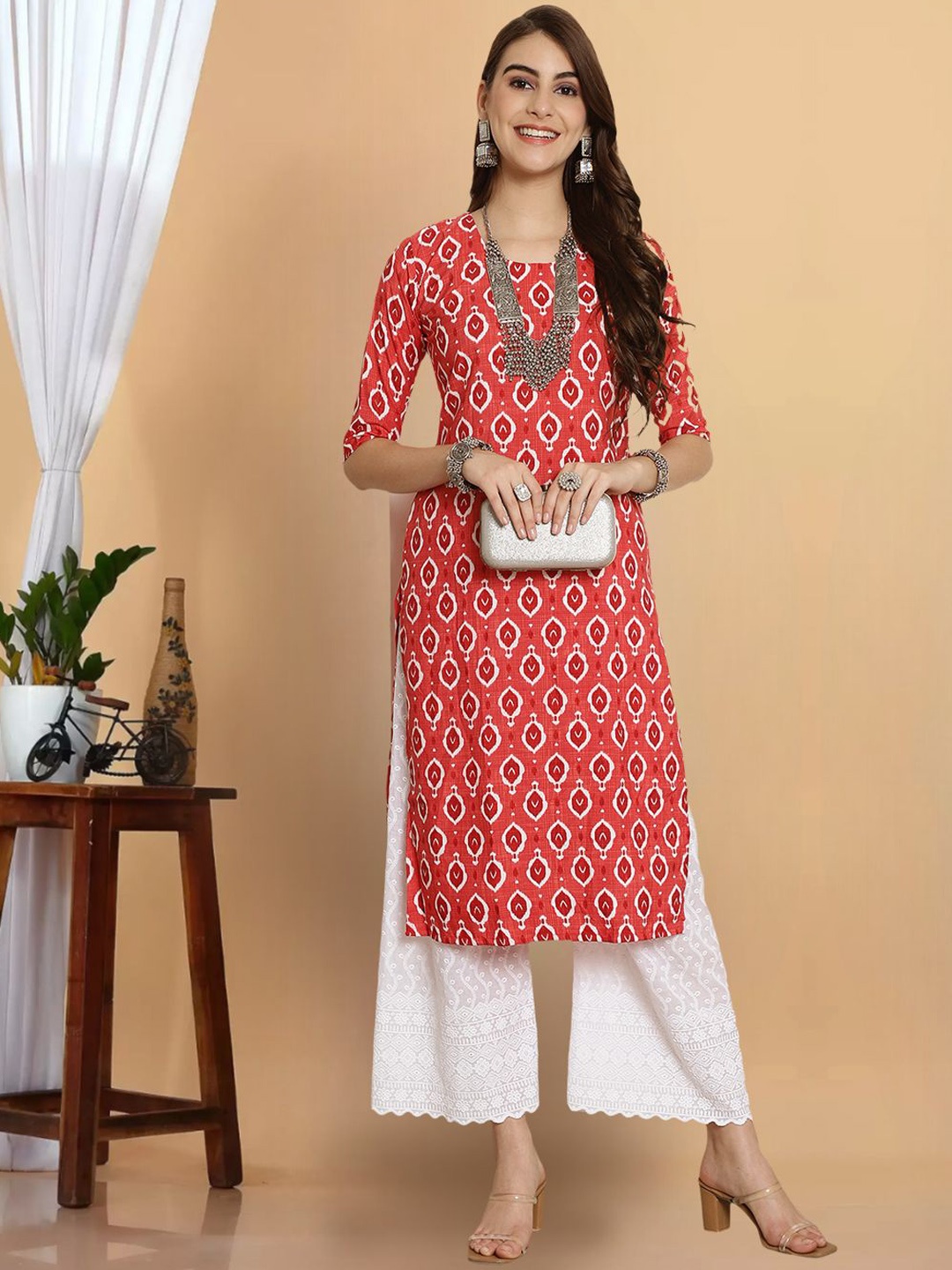 

7Threads Ethnic Motifs Printed Round Neck Straight Kurta, Red