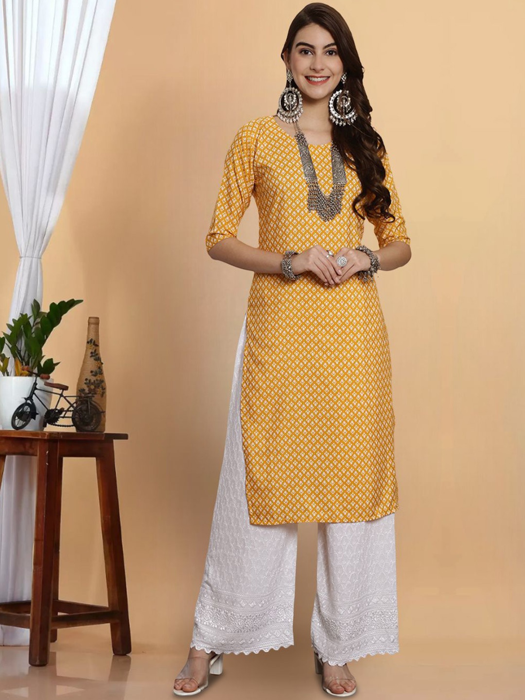 

7Threads Floral Printed Round Neck Straight Kurta, Yellow