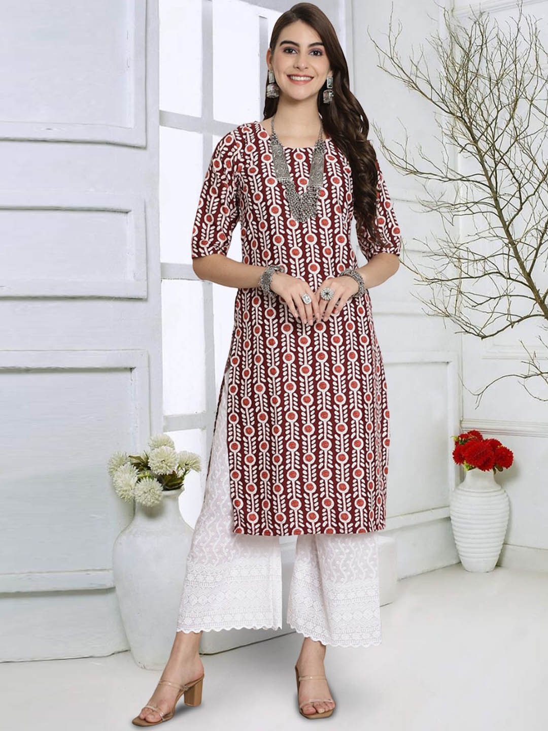 

7Threads Geometric Printed Round Neck Straight Kurta, Maroon