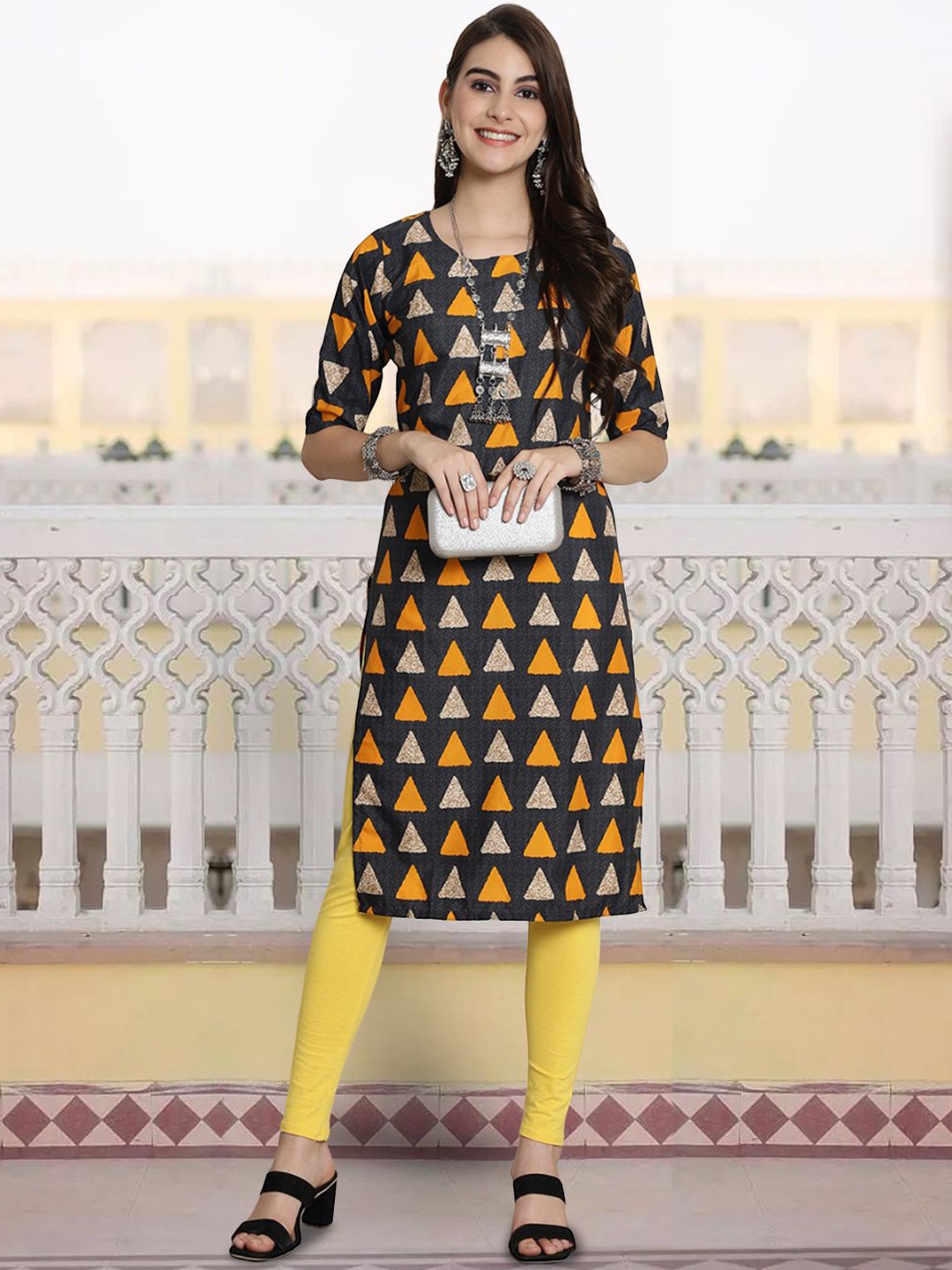 

7Threads Geometric Printed Round Neck Straight Kurta, Black