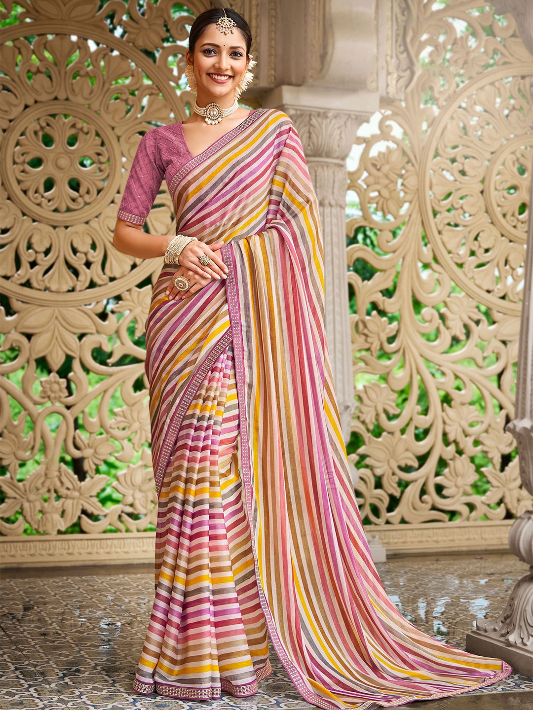 

Laxmipati Printed Striped Sequinned Saree, Pink