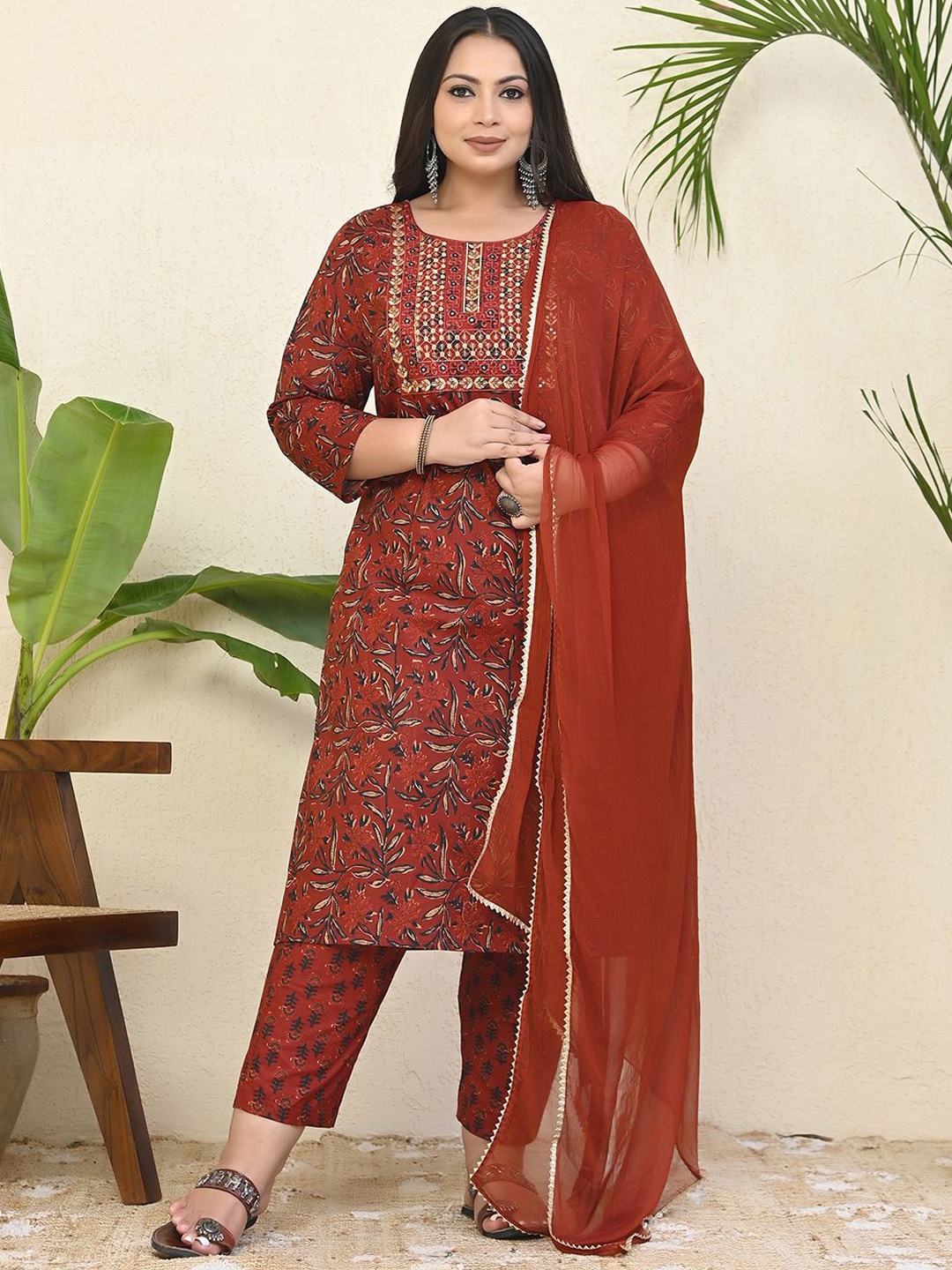 

Aspriya Plus Size Floral Printed Thread Work Pure Cotton Kurta with Trousers & Dupatta, Maroon