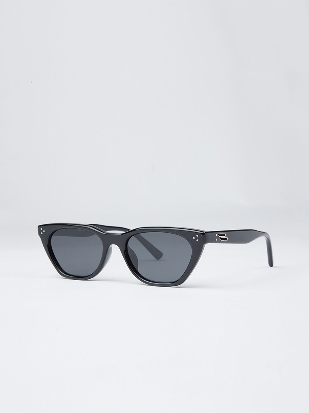 

Banana Club Unisex Cateye Sunglasses BVP9504-Frost, Grey