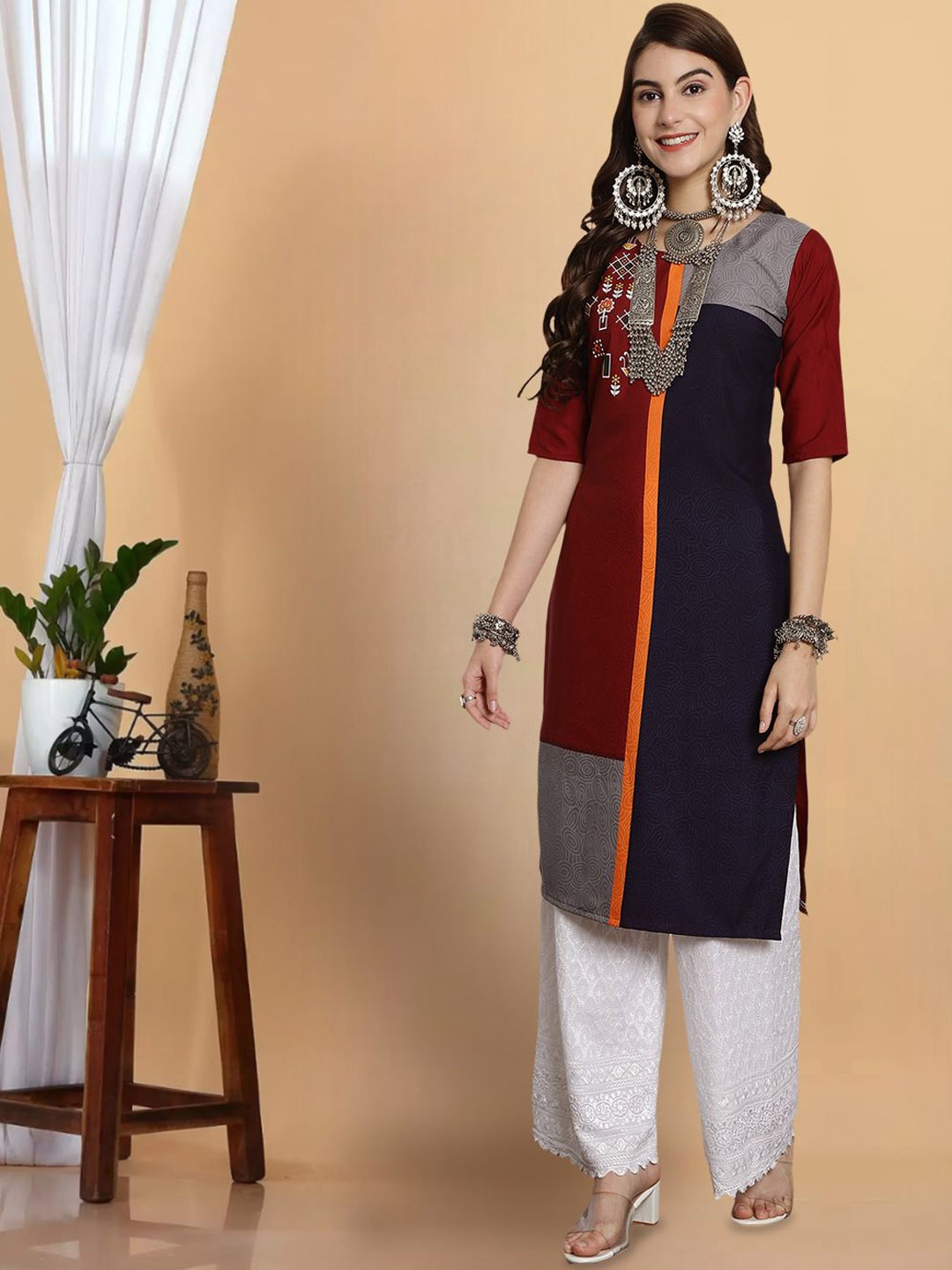 

KALINI Colourblocked Printed Round Neck Crepe Straight Kurta, Maroon
