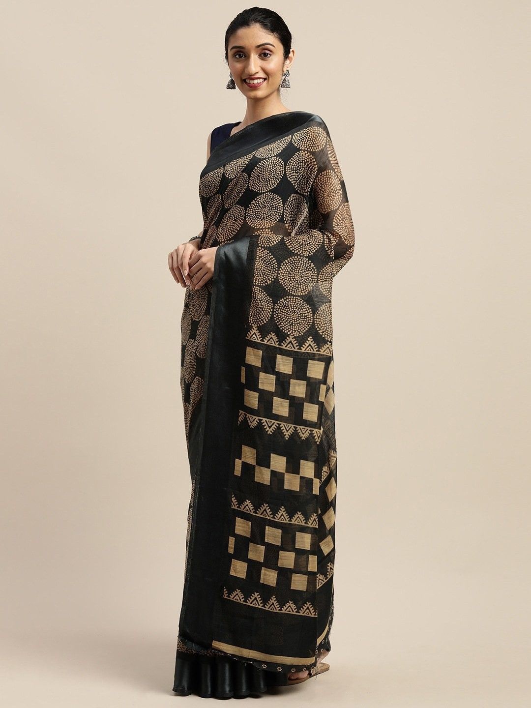 

KALINI Geometric Printed solid border Saree, Black