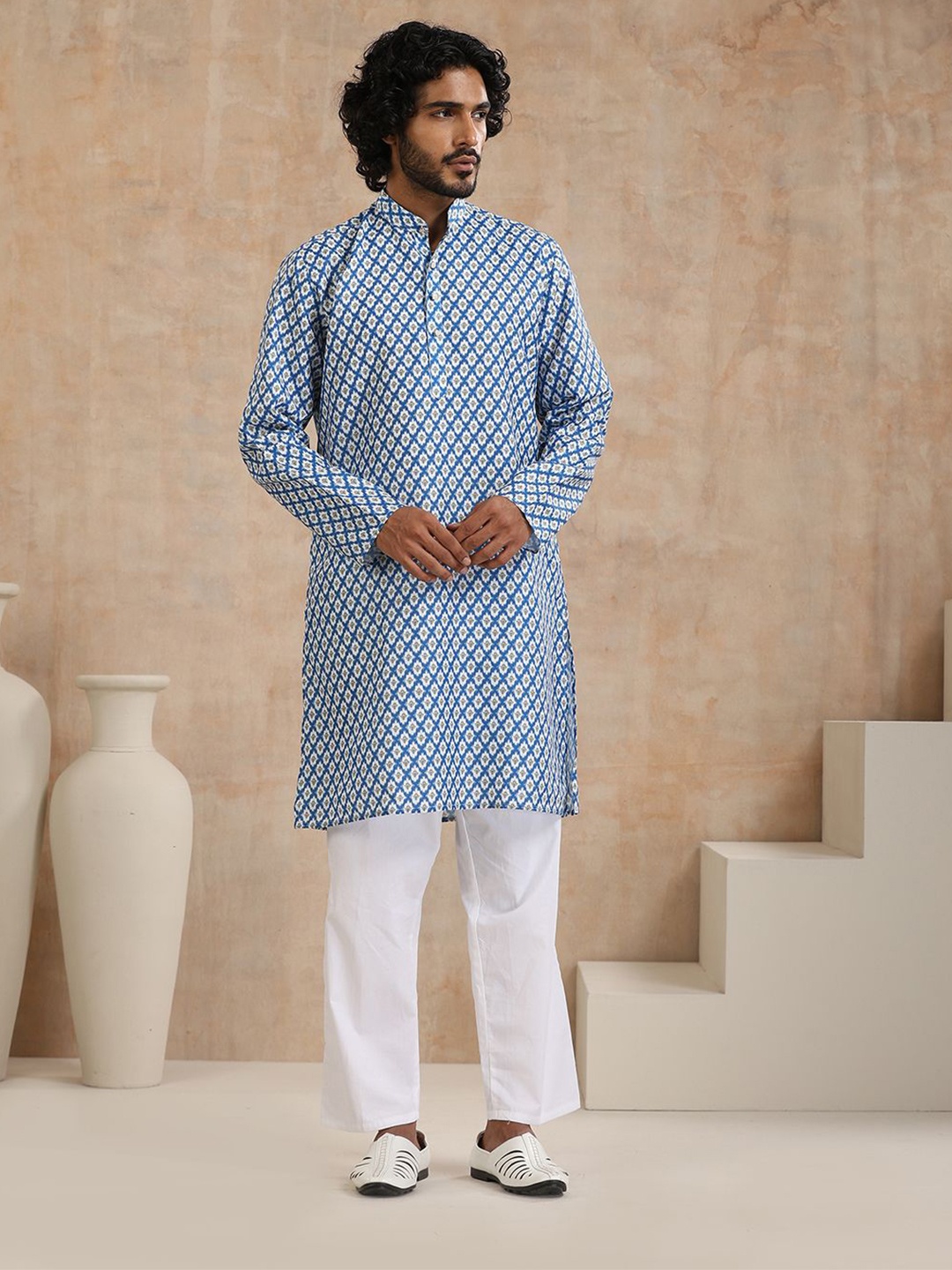 

House of Chikankari Geometric Printed Mandarin Collar Straigth Kurta, Blue