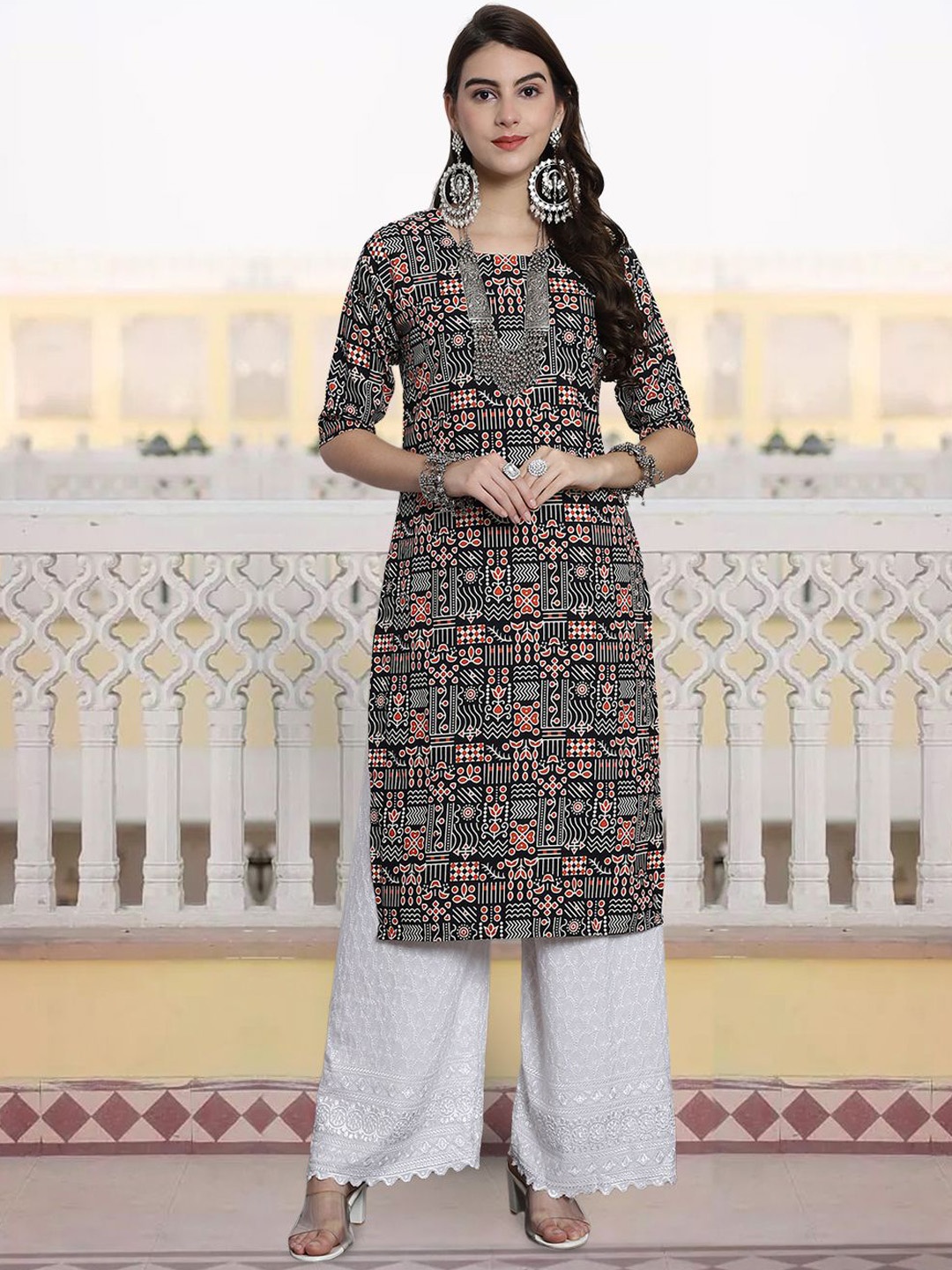 

7Threads Floral Printed Round Neck Crepe Straight Kurta, Black