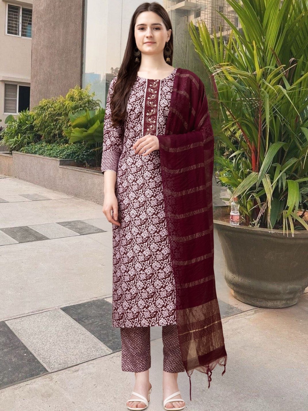 

KAZIA Women Floral Printed Regular Sequinned Kurta with Trousers & With Dupatta, Maroon