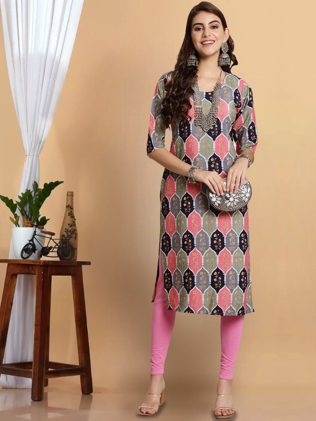 

7Threads Floral Printed Round Neck Crepe Straight Kurta, Navy blue