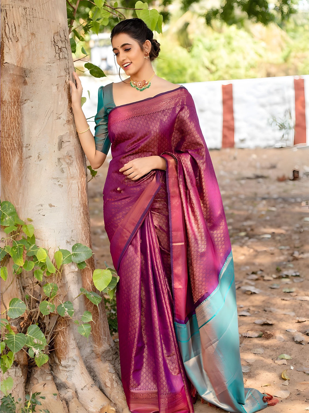 

Anouk Woven Design Zari Kanjeevaram Saree, Magenta