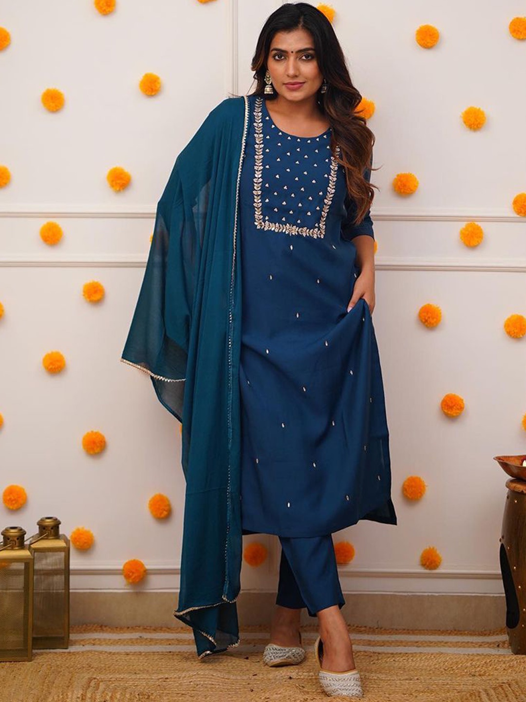

JAPNAAM Women Floral Embroidered Regular Beads and Stones Kurta with Trousers & With Dupatta, Blue