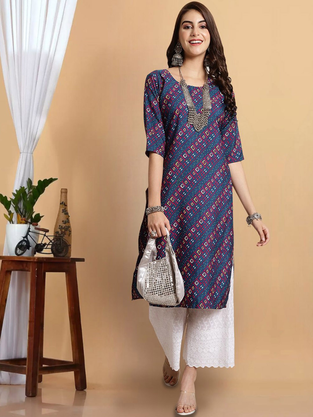 

7Threads Geometric Printed Round Neck Straight Kurta, Navy blue