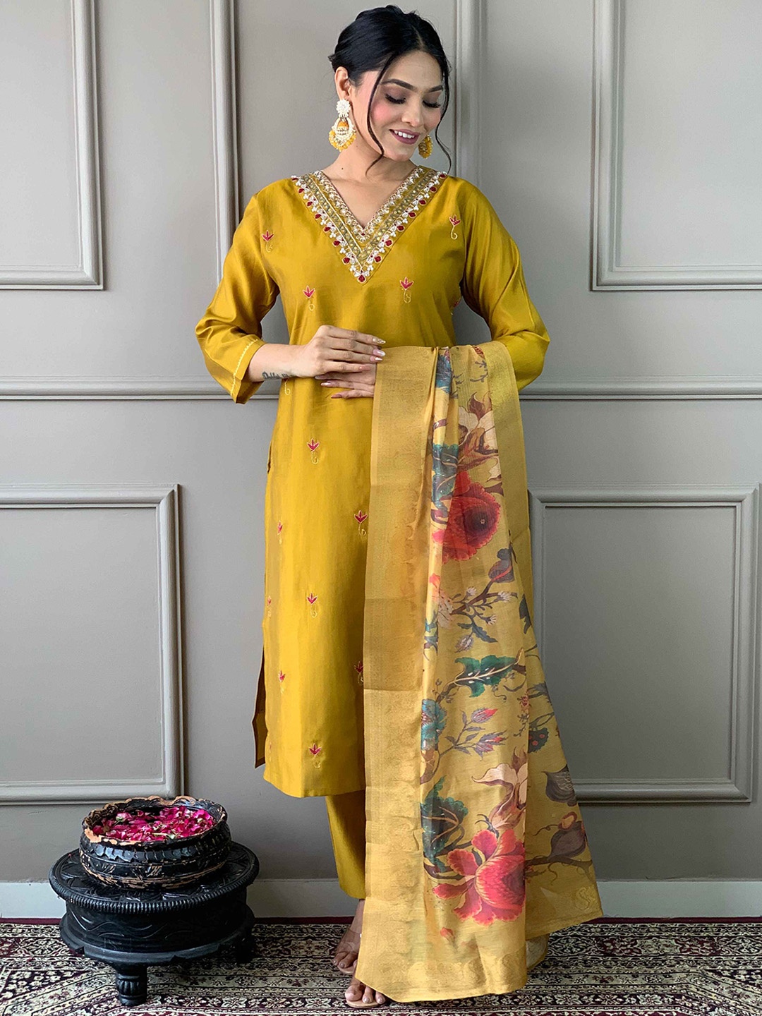 

JAPNAAM Women Floral Embroidered Regular Beads and Stones Kurta with Trousers & With Dupatta, Yellow