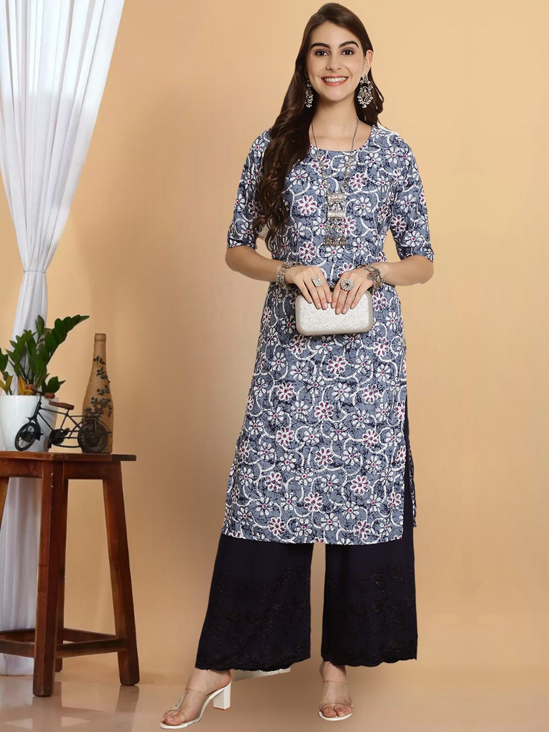 

7Threads Women Printed Thread Work Floral Crepe Kurta, Multi