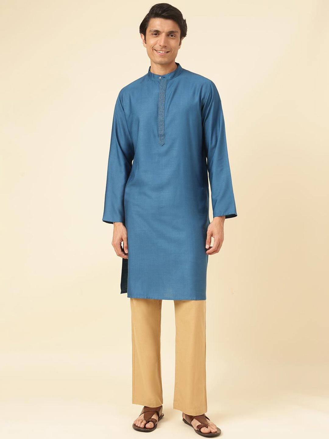 

Fabindia Thread Work Mandarin Collar Straight Kurta, Blue