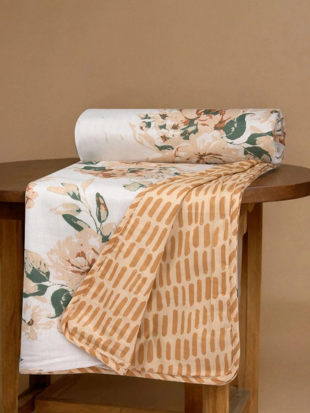 

Huesland Orange & White Floral Printed Pure Cotton Reversible AC Room Single Bed Dohar