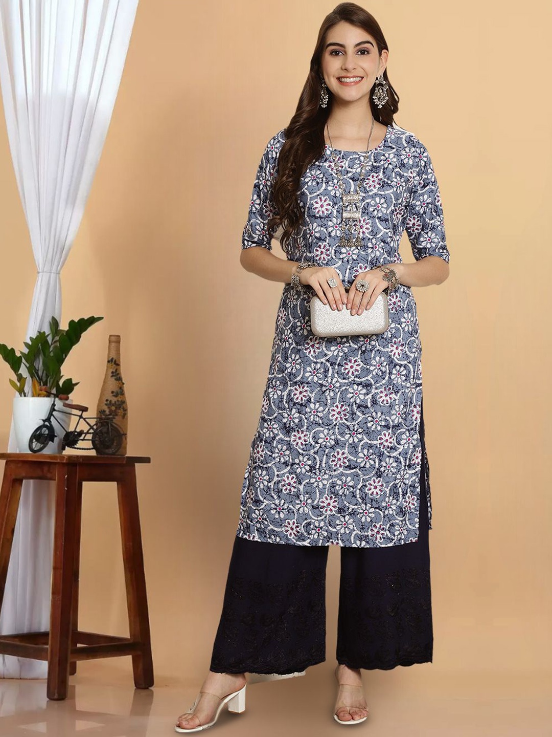 

7Threads Floral Printed Round Neck Straight Kurta, Blue