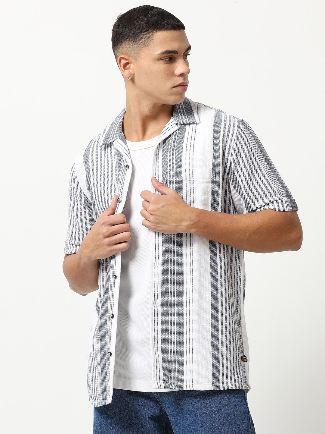 

URBARO Men Smart Slim Fit Opaque Striped Casual Shirt, Blue