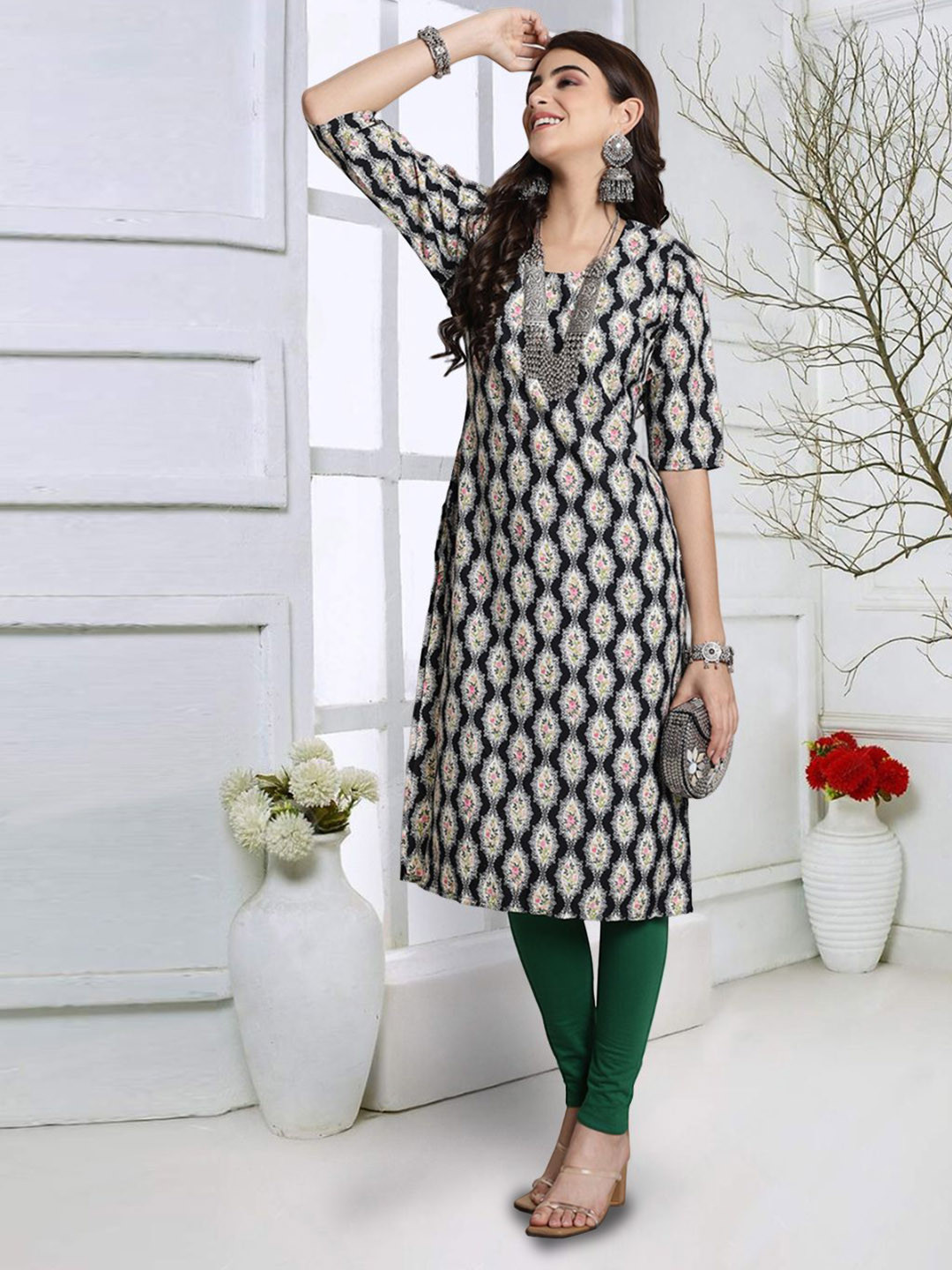 

7Threads Floral Printed Round Neck Crepe Straight Kurta, Black