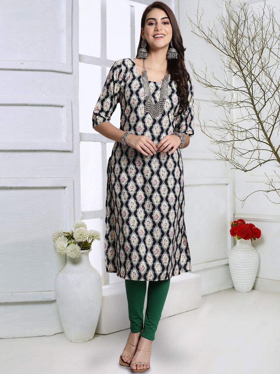 

7Threads Geometric Printed Round Neck Straight Kurta, Blue