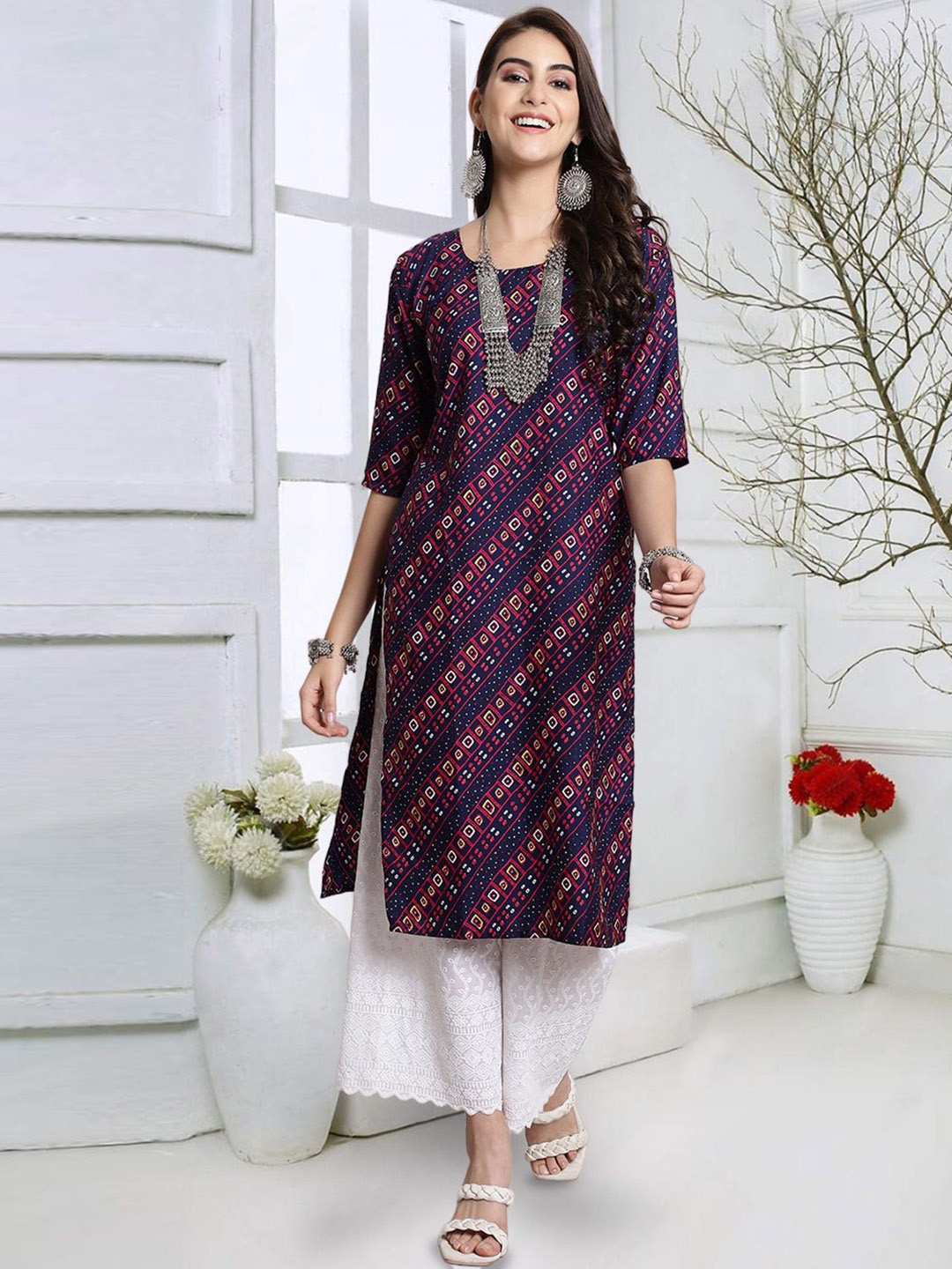 

7Threads Geometric Printed Round Neck Straight Crepe Kurta, Navy blue