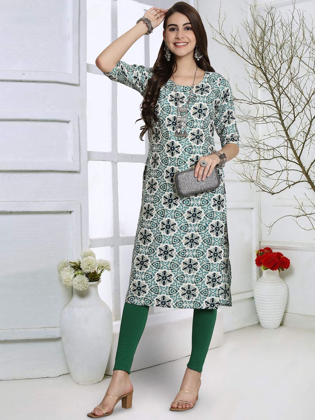 

7Threads Women Quirky Printed Keyhole Neck Gotta Patti Floral Crepe Kurta, Multi