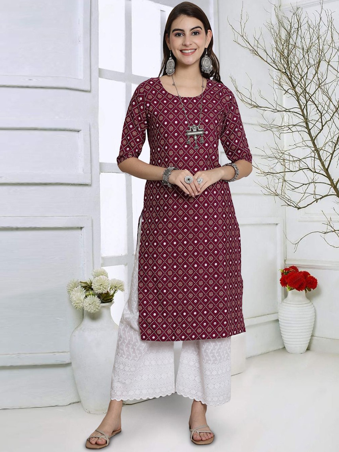 

7Threads Geometric Printed Round Neck Crepe Straight Kurta, Maroon