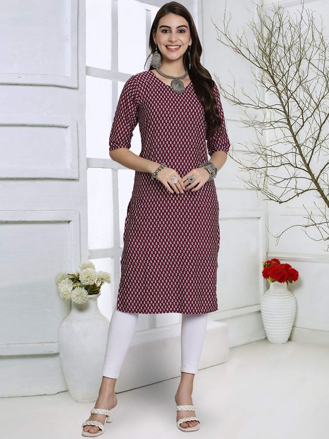 

7Threads Geometric Printed Round Neck Straight Kurta, Maroon