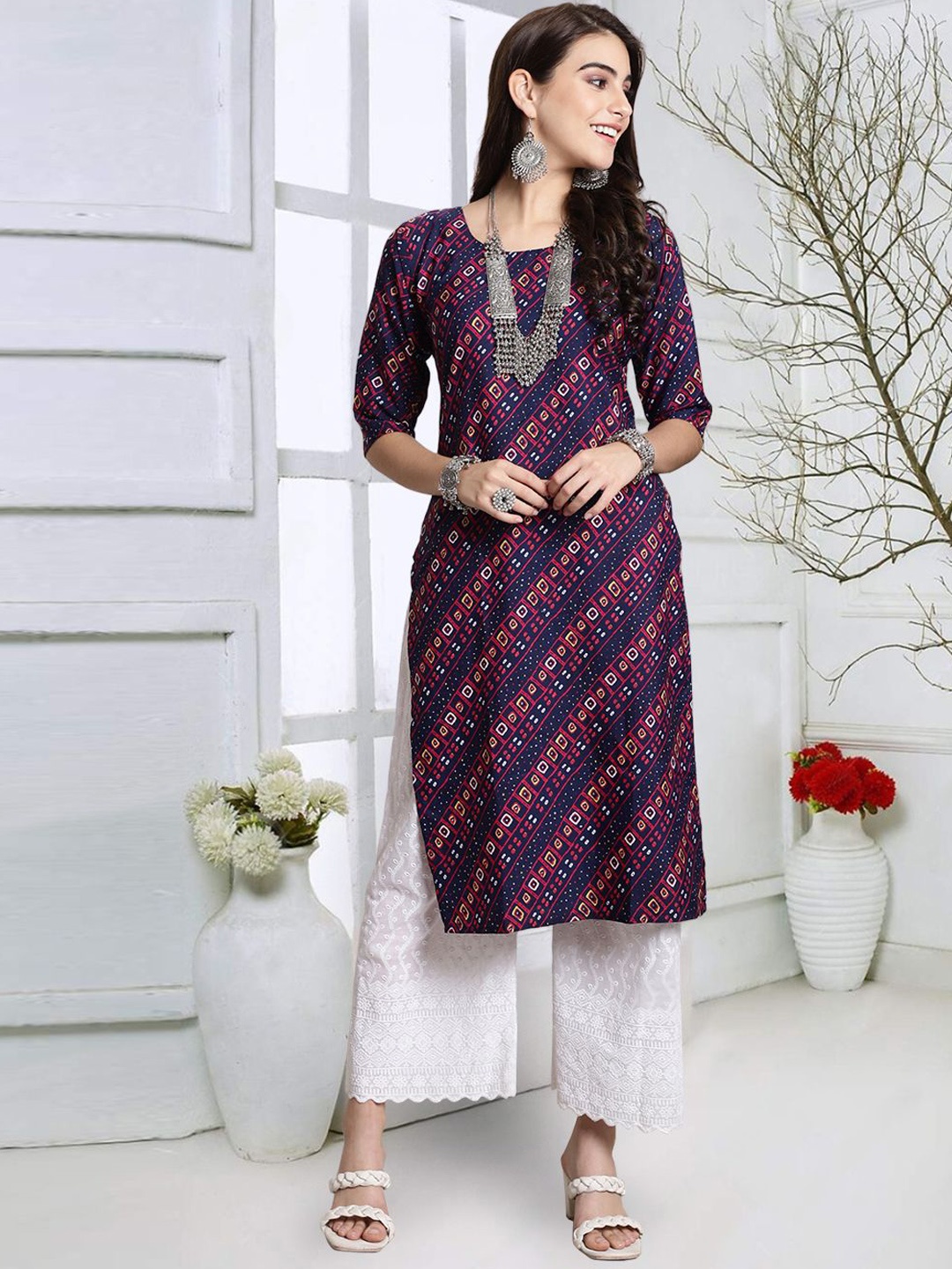 

7Threads Chevron Printed Round Neck Crepe Straight Kurta, Purple