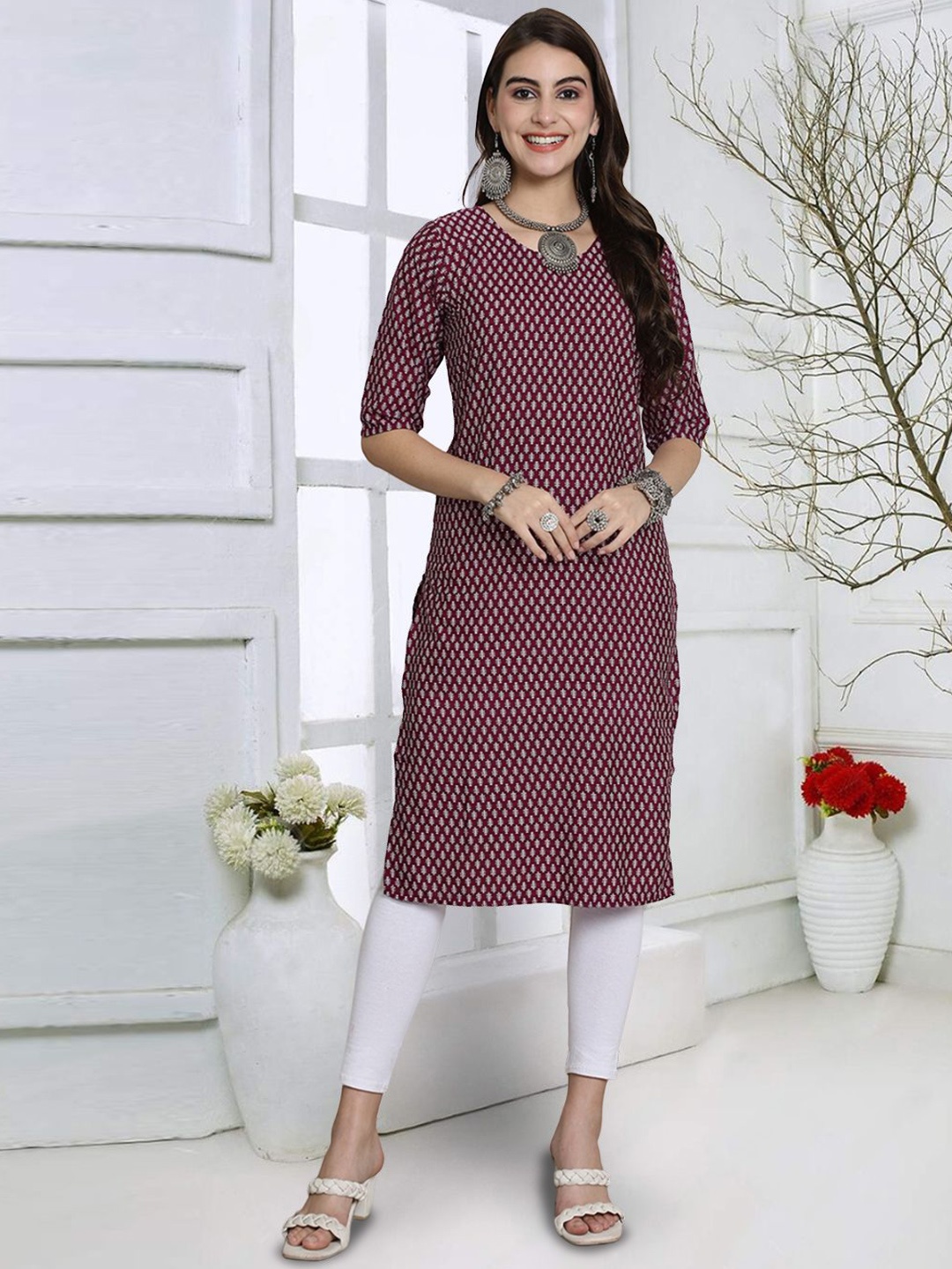

7Threads Ethnic Motifs Printed Straight Kurta, Maroon