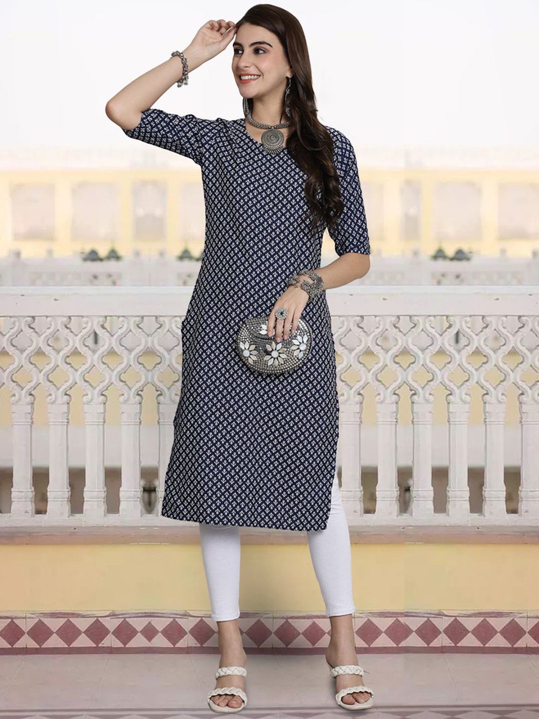

7Threads Floral Printed Straight Kurta, Navy blue