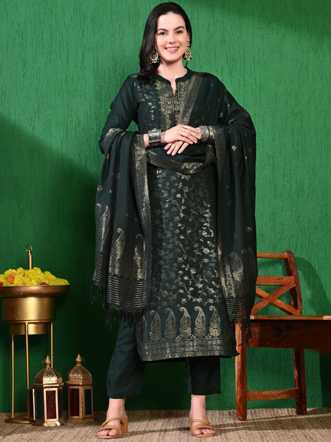 

Sangria Paisley Woven Design Mandarin Collar Regular Zari Kurta With Trousers and Dupatta, Green