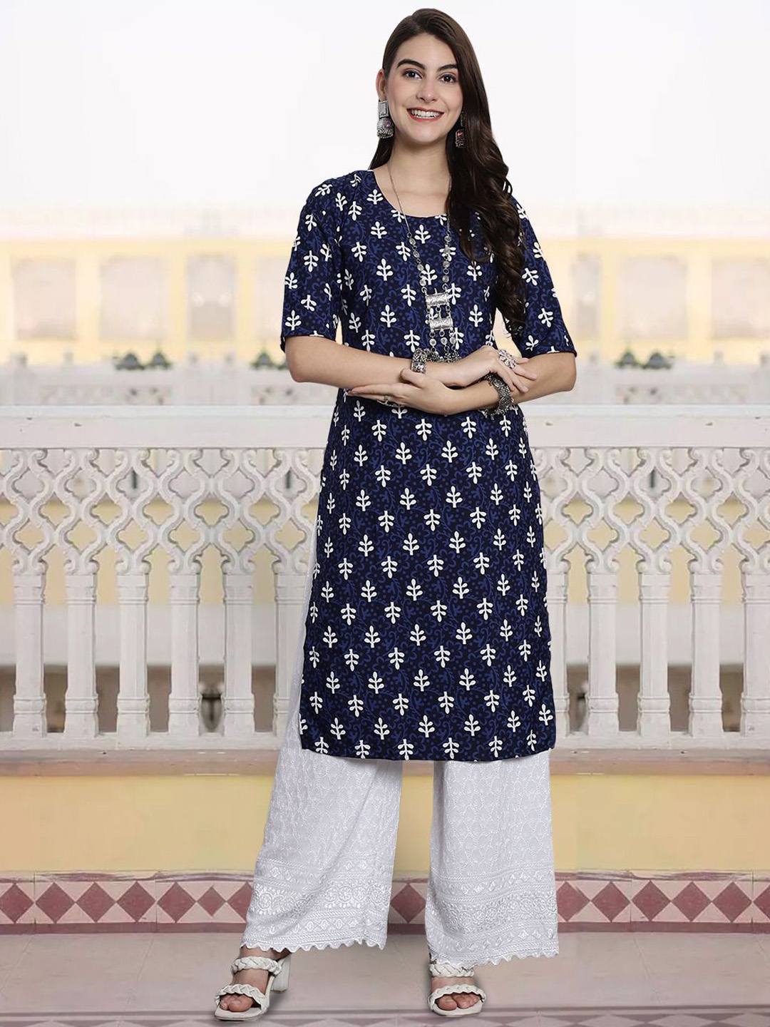 

7Threads Ethnic Motifs Printed Round Neck Crepe Straight Kurta, Navy blue