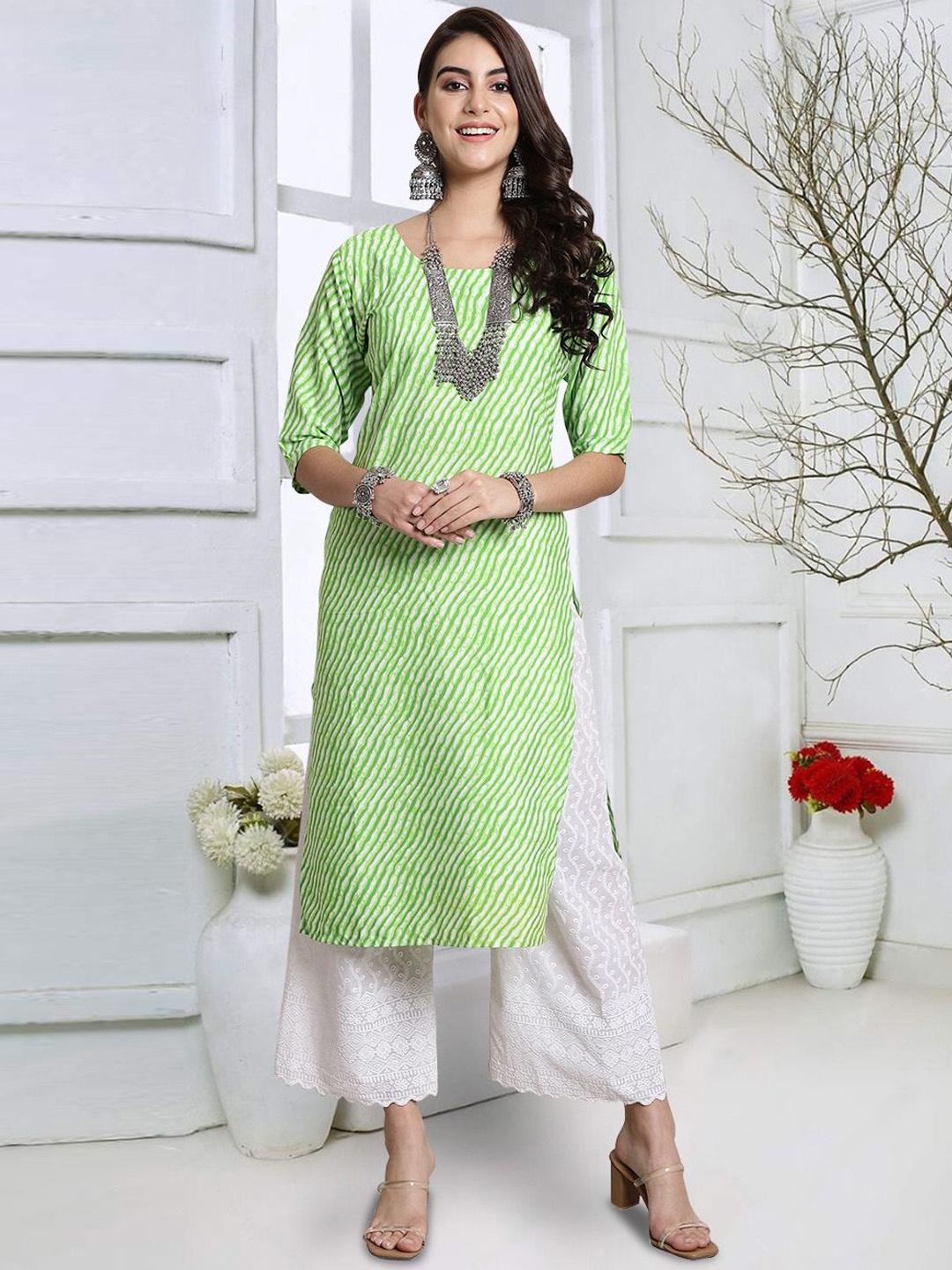 

7Threads Leheriya Printed Round Neck Straight Kurta, Green