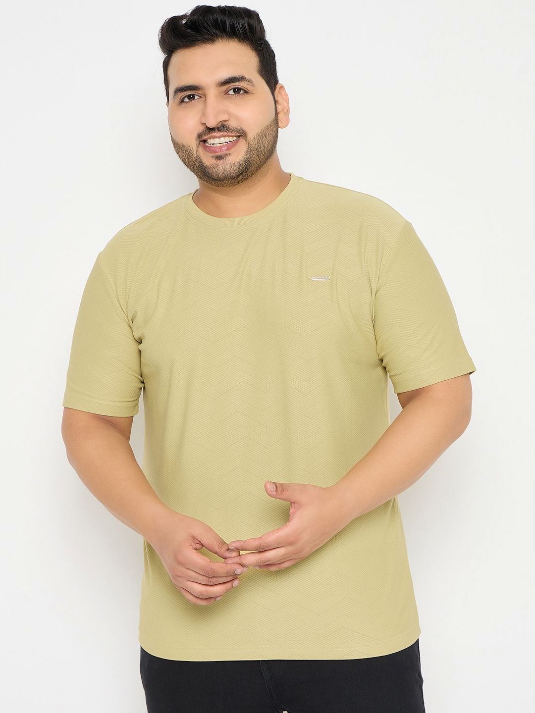 

Parcel Yard Men Plus Size Solid Round Neck Cotton Relaxed Fit T-Shirt, Beige