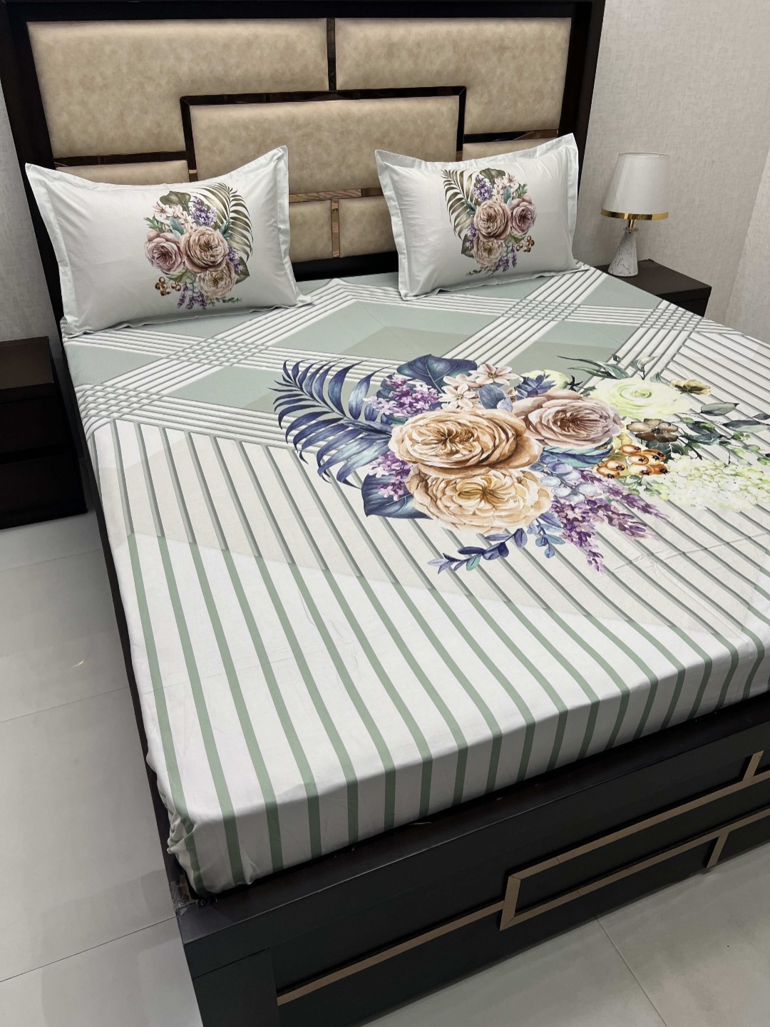 

Pure Decor Majestic Green & Blue Floral Pure Cotton 380 TC King Bedsheet & 2 Pillow Covers