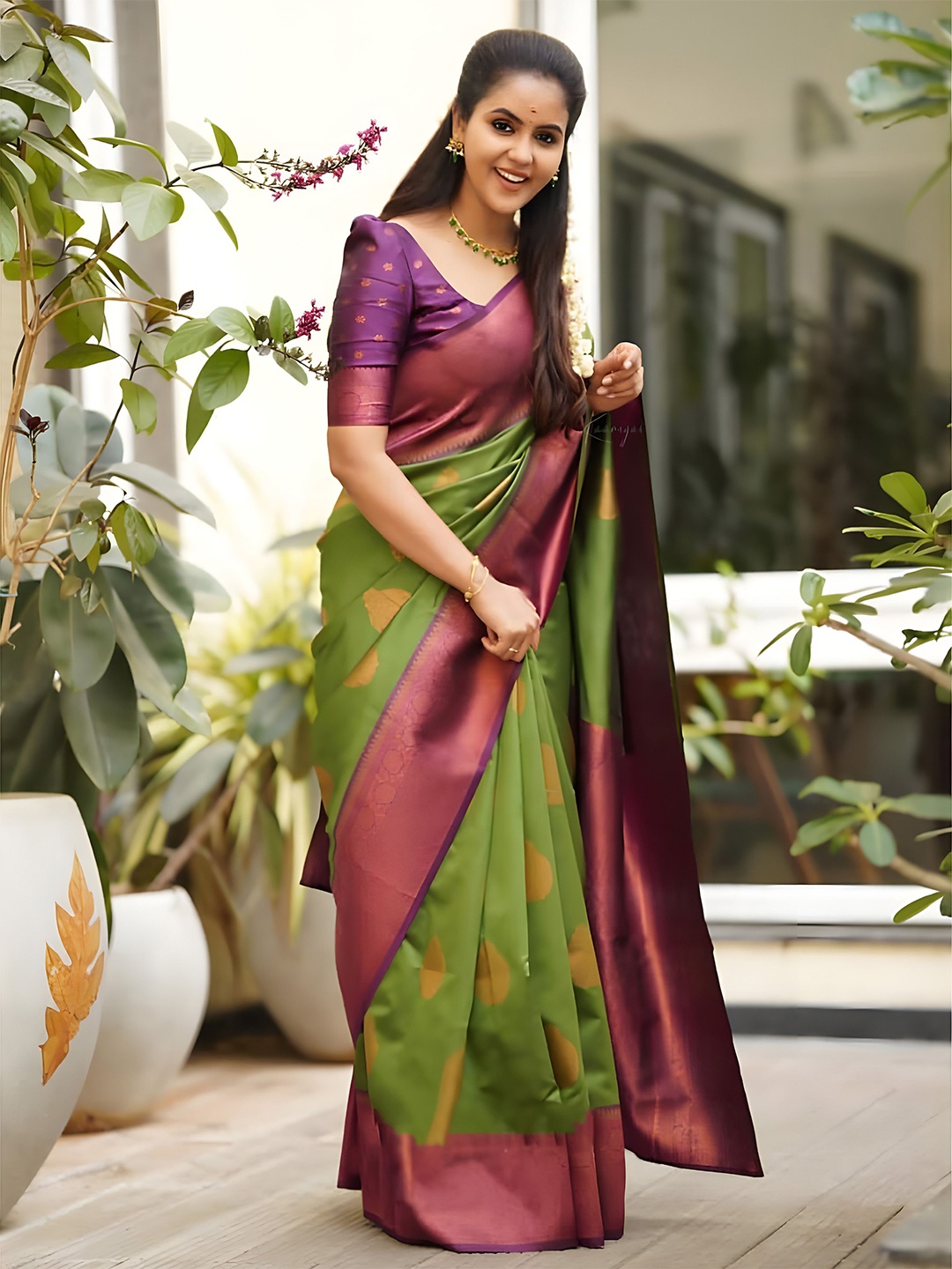 

Anouk Zari Woven Design Kanjeevaram Saree, Green