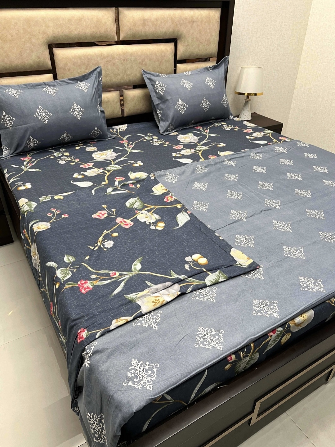 

Pure Decor Blue & Cream Coloured Floral Printed Cotton Double King Bedding Set