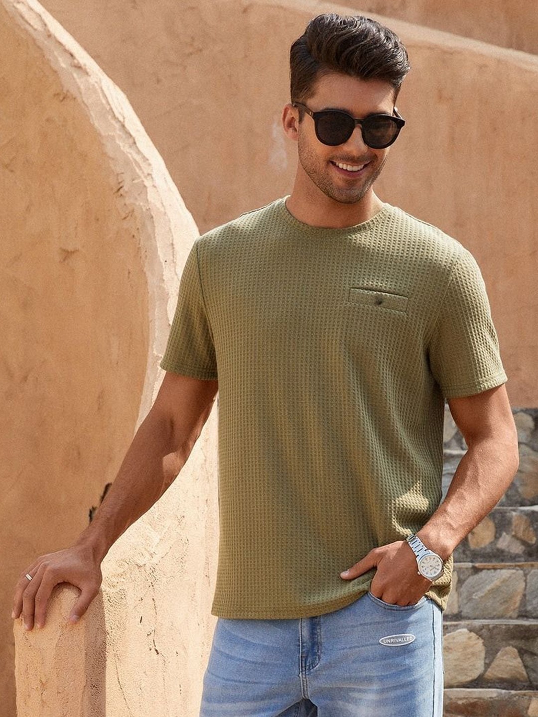 

TAGDO Men Solid Round Neck T-Shirt, Green
