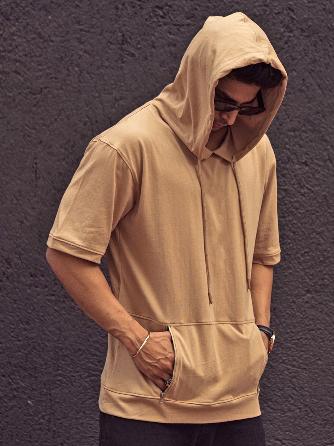 

Powerlook Men Solid Hood Cotton Oversized T-Shirt, Camel brown